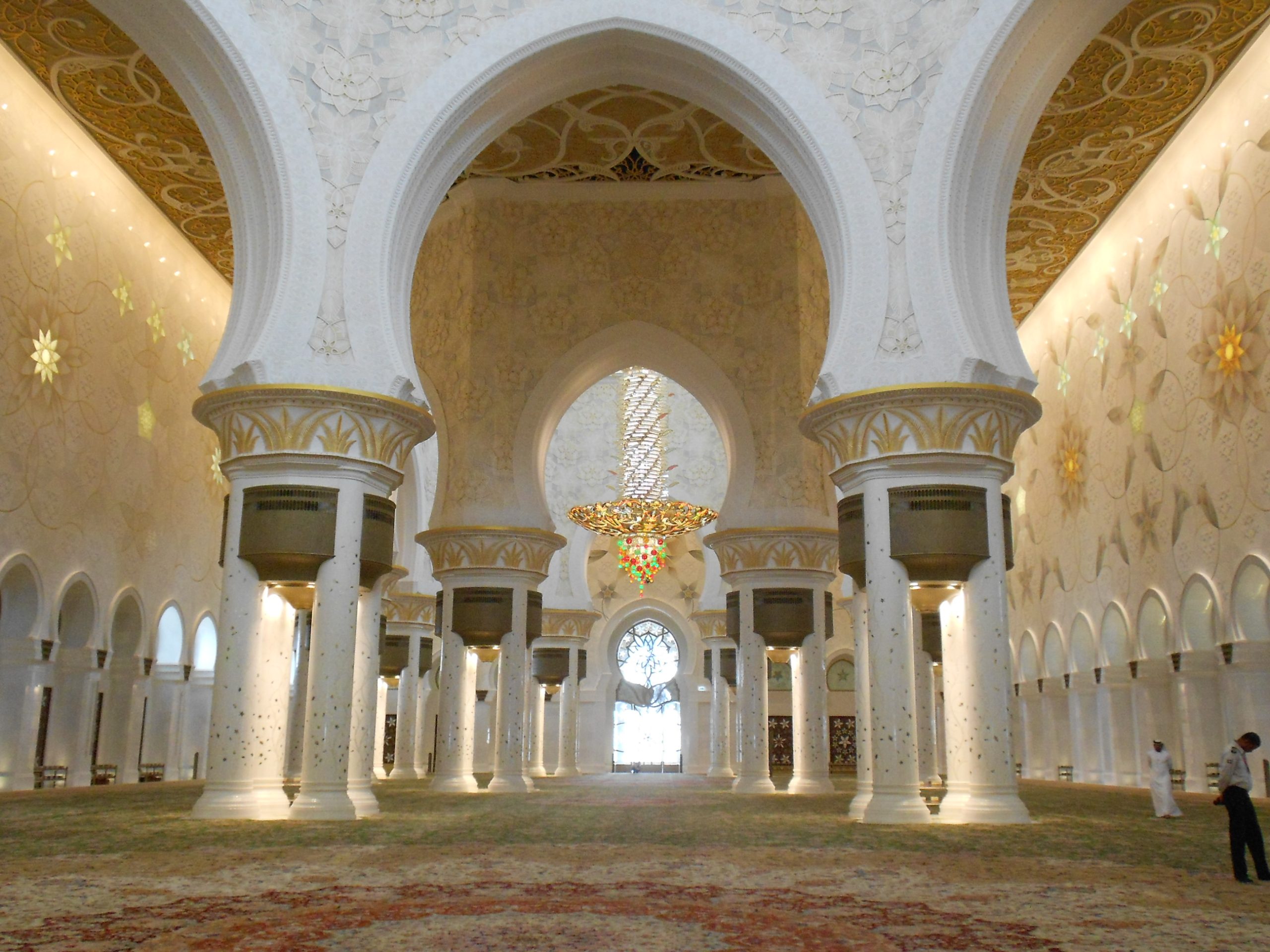 La Moschea Sceicco Zayed, la più grande degli Emirati Arabi - immagine 138