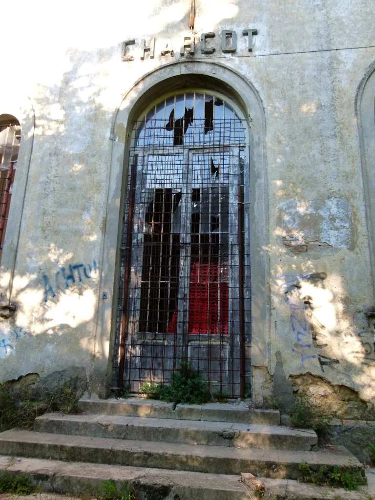 Il manicomio di Volterra, tra edifici abbandonati e arte brut - immagine 20