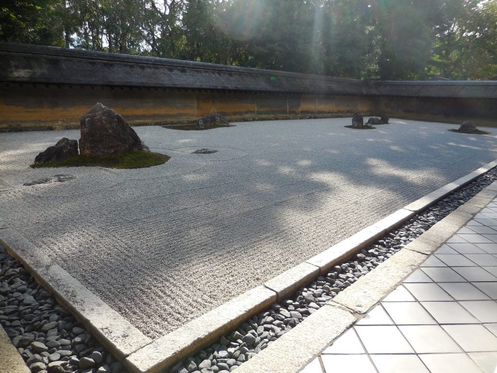 Ryōan-ji, il tempio col giardino "secco" giapponese - immagine 4