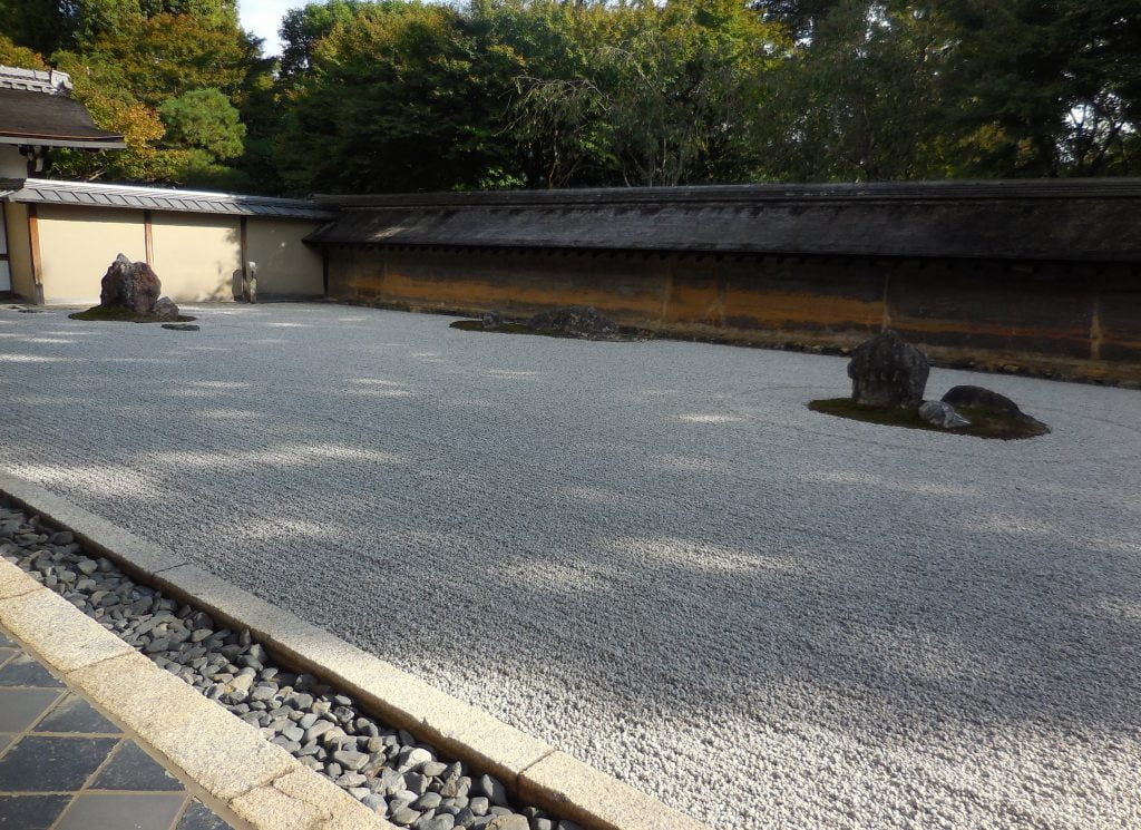 Ryōan-ji, il tempio col giardino "secco" giapponese - immagine 3