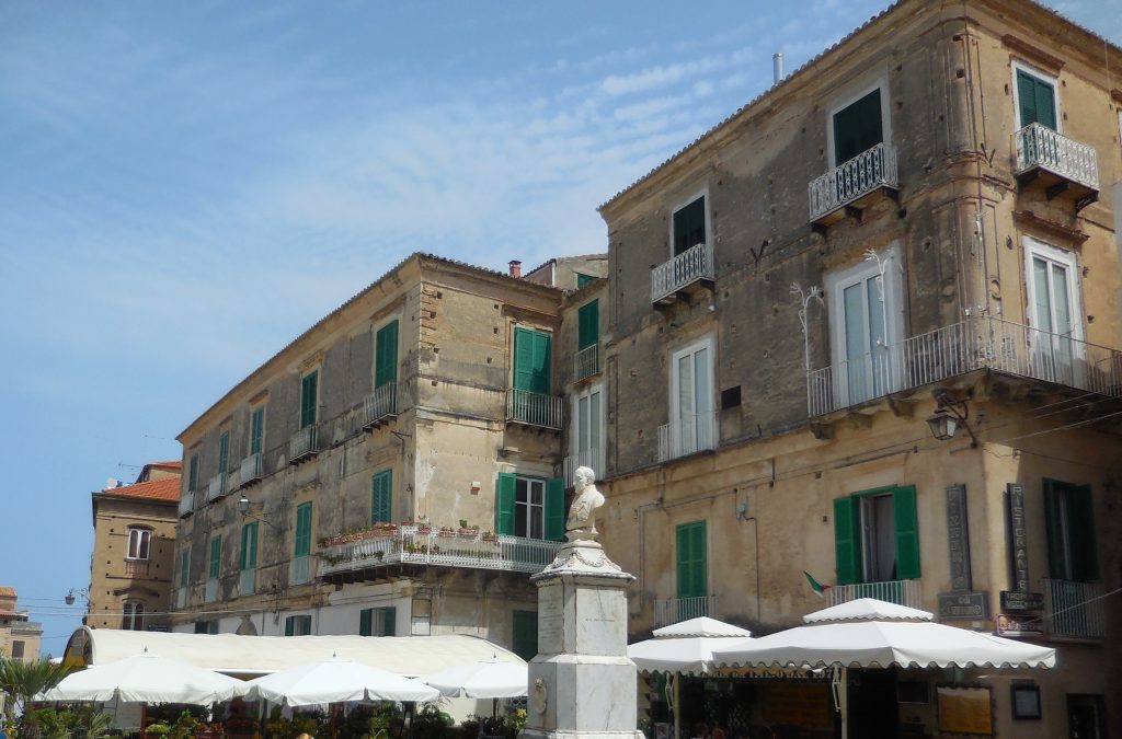 Tropea in 1 giorno, borgo tra mare e cipolle - immagine 5