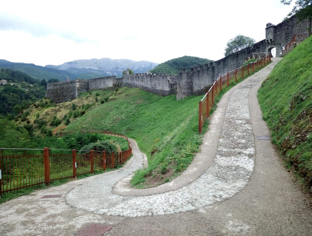 Verrucole: 1 mattinata nella Fortezza della Garfagnana - immagine 10