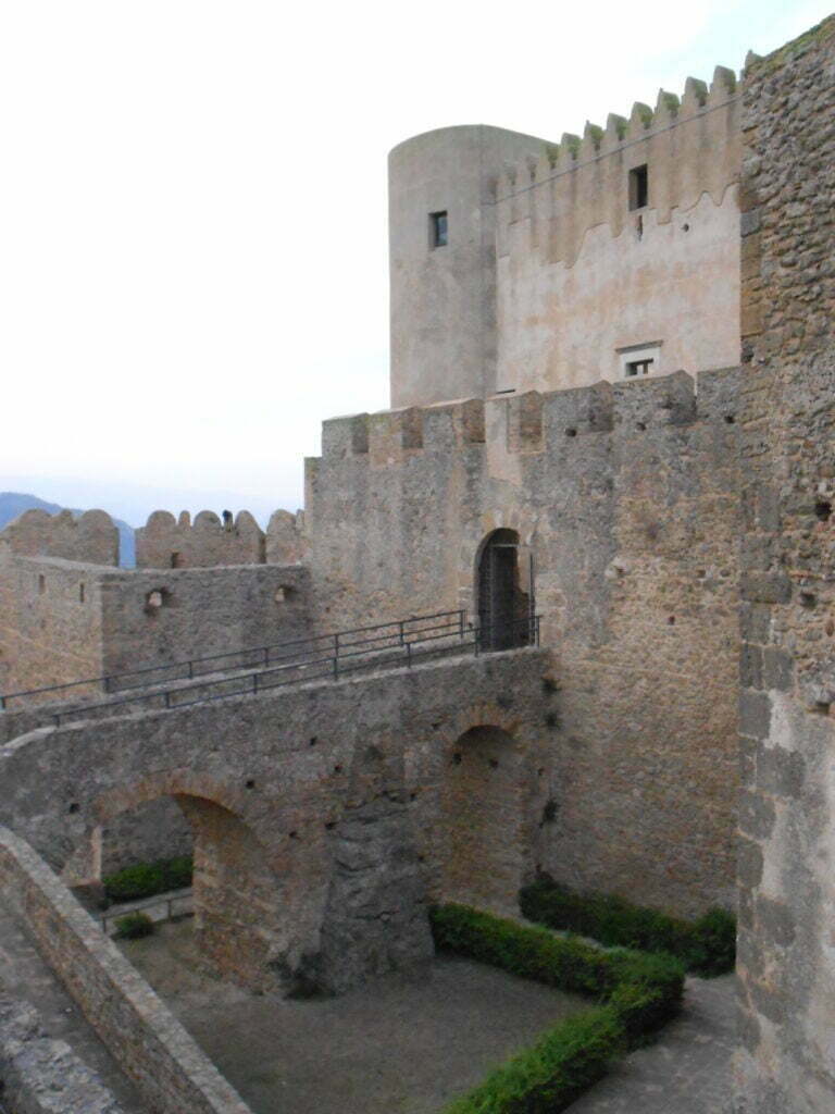 Santa Severina, 1 dei borghi più belli della Calabria - immagine 5