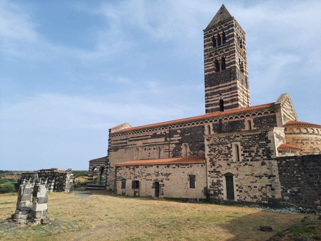 Saccargia, 1 sosta alla Basilica gioiello tra Alghero e Porto Torres - immagine 3