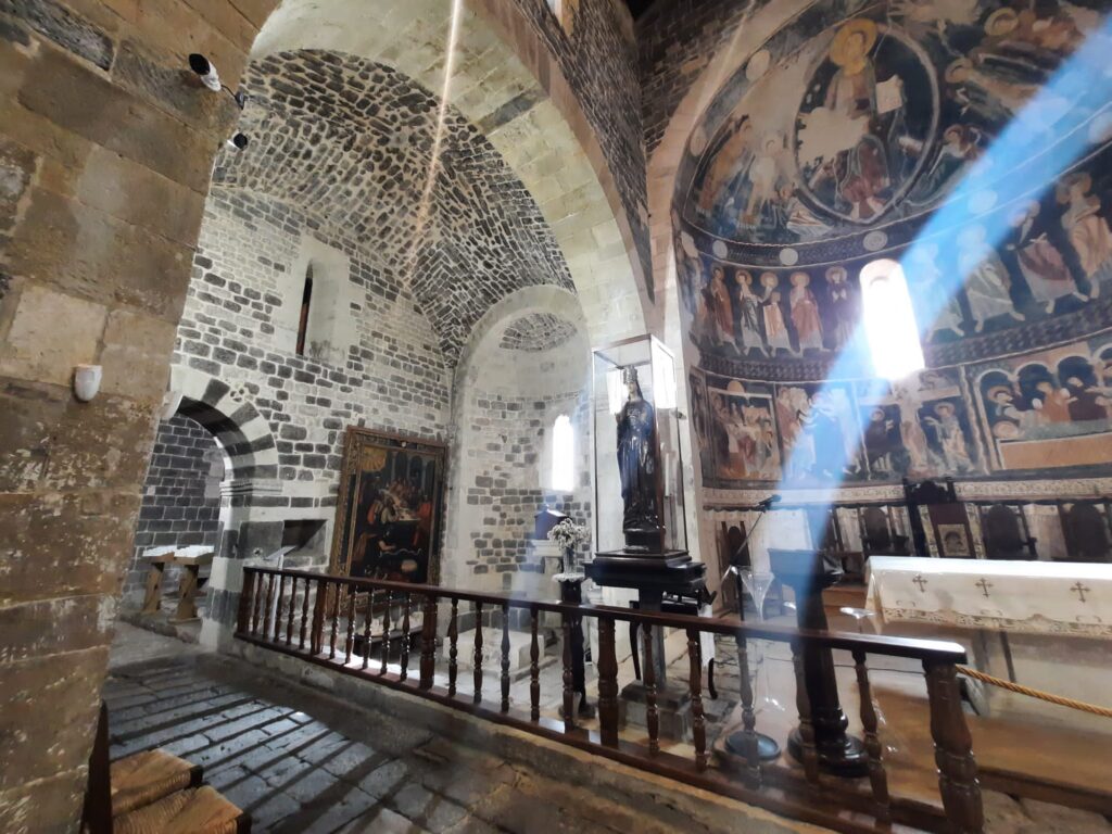 Saccargia, 1 sosta alla Basilica gioiello tra Alghero e Porto Torres - immagine 9