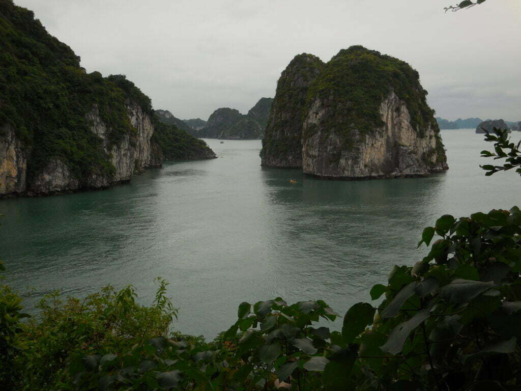 Ha Long, crociera nella baia - immagine 7