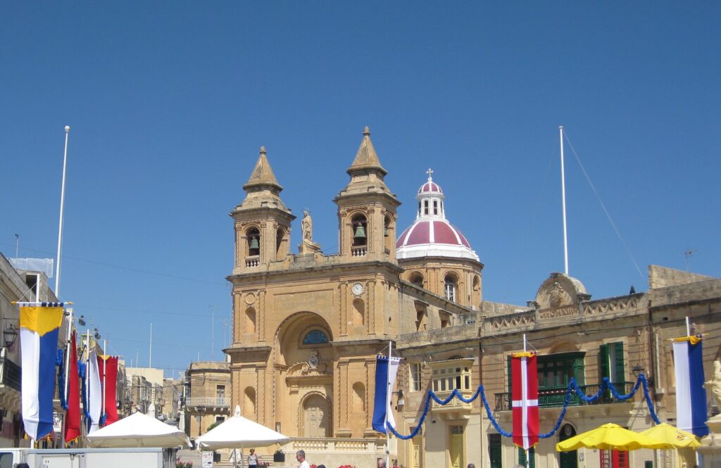 Marsaxlokk, il villaggio di pescatori e il mercato della domenica - immagine 8