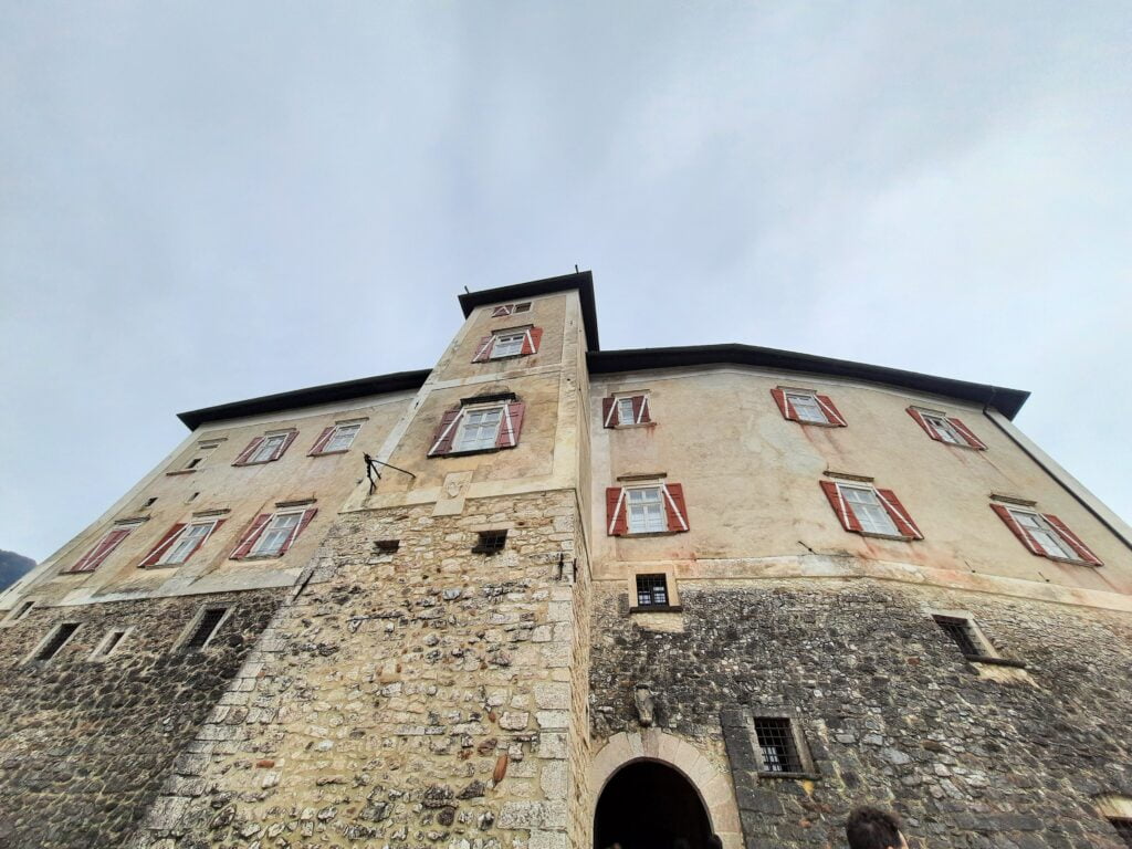 Castel Thun, la storia tra i meleti della Val di Non - immagine 5