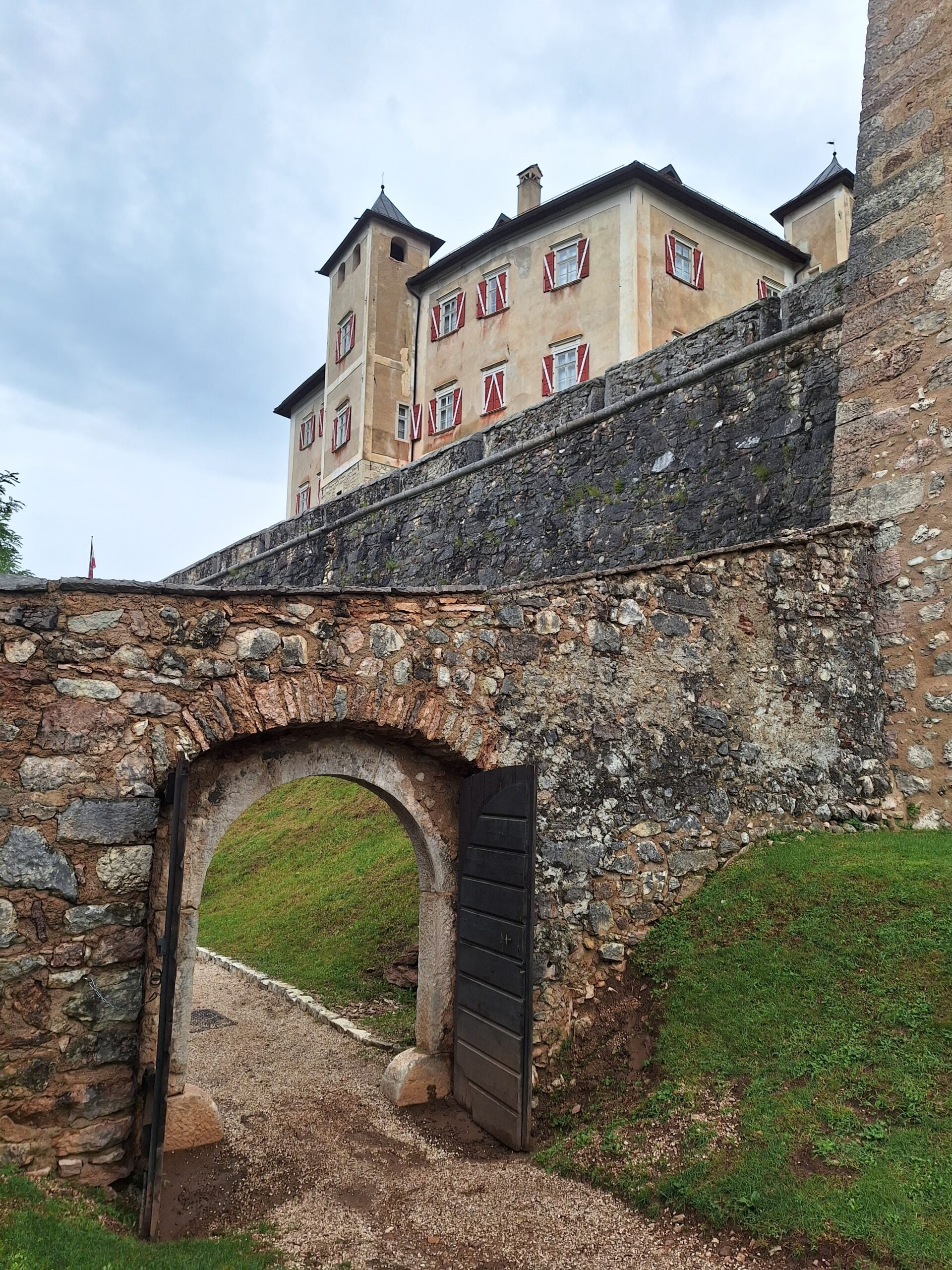 Castel Thun, la storia tra i meleti della Val di Non - immagine 19