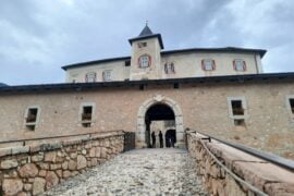 Castel Thun, la storia tra i meleti della Val di Non - immagine 1