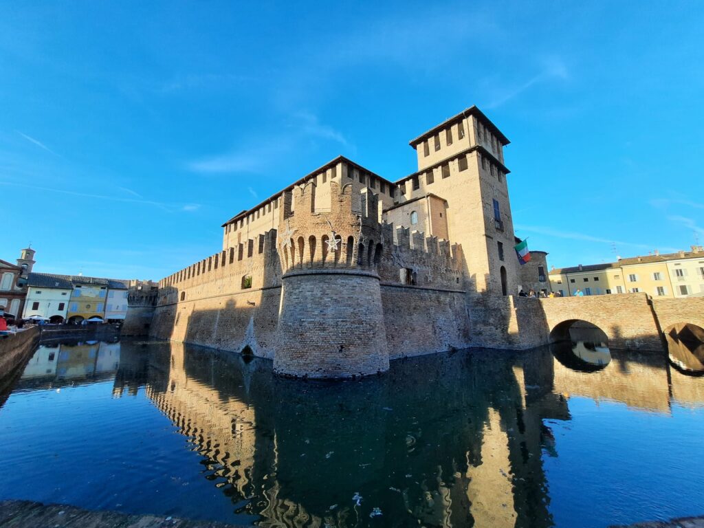 Tra Medioevo e Natale: Grazzano Visconti, Castell'Arquato e Fontanellato - immagine 15