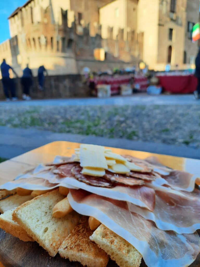 Tra Medioevo e Natale: Grazzano Visconti, Castell'Arquato e Fontanellato - immagine 16