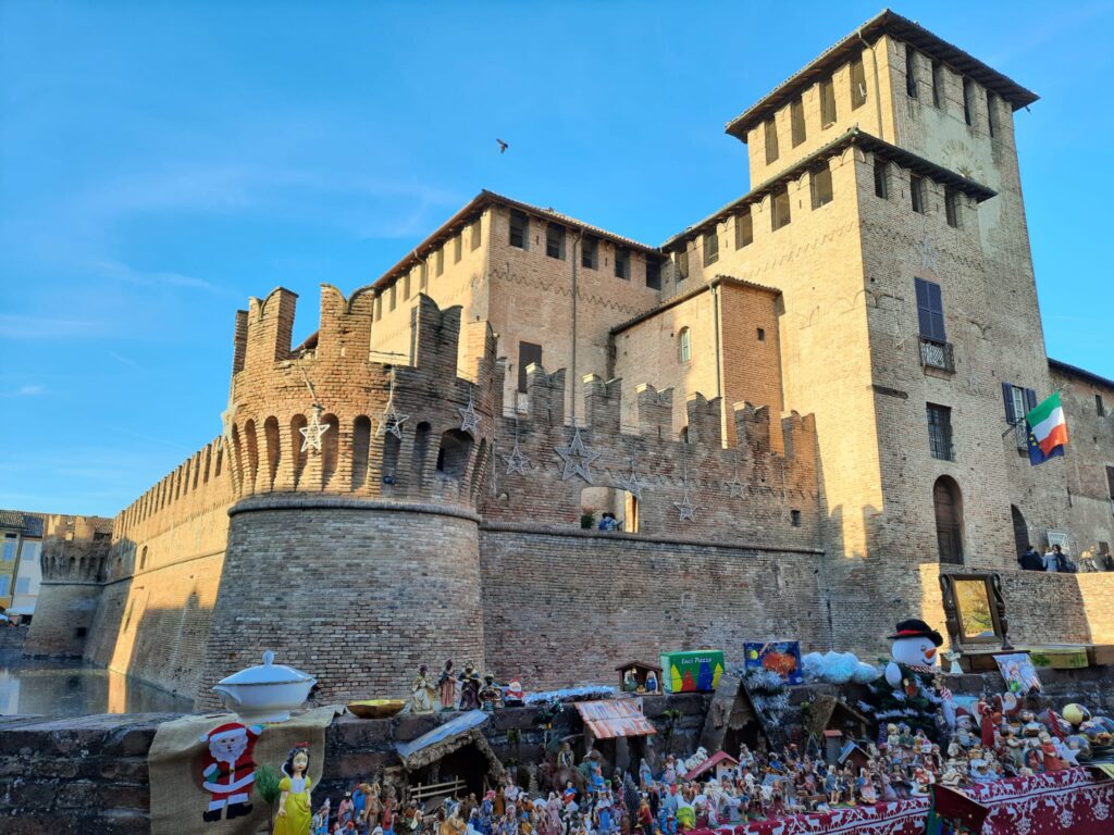 Tra Medioevo e Natale: Grazzano Visconti, Castell'Arquato e Fontanellato - immagine 17