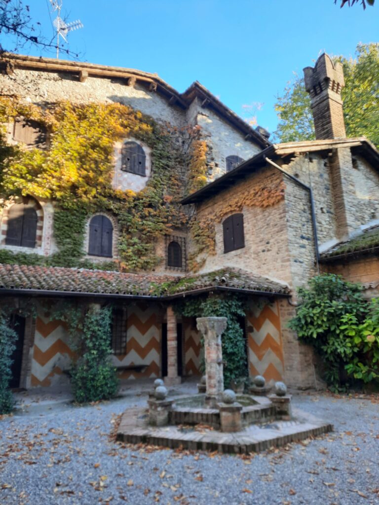 Tra Medioevo e Natale: Grazzano Visconti, Castell'Arquato e Fontanellato - immagine 3