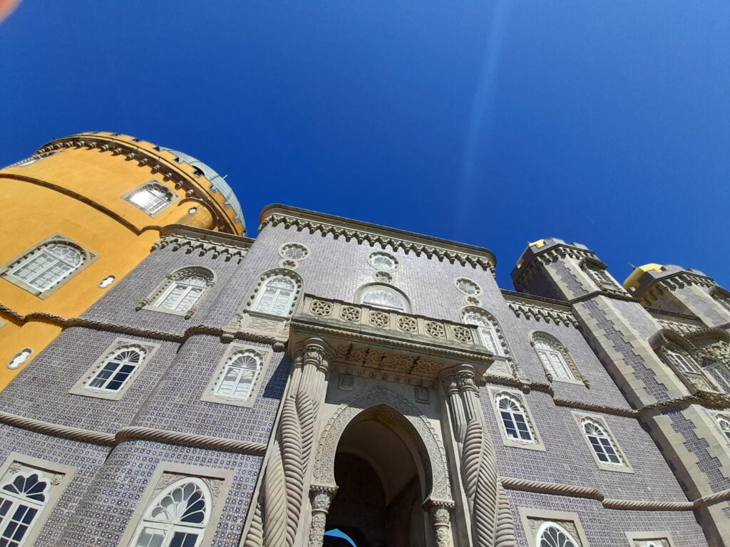 Sintra, i colori del Palacio de Pena - immagine 10