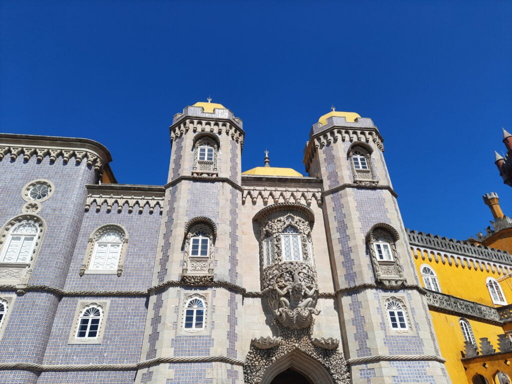 Sintra, i colori del Palacio de Pena - immagine 11
