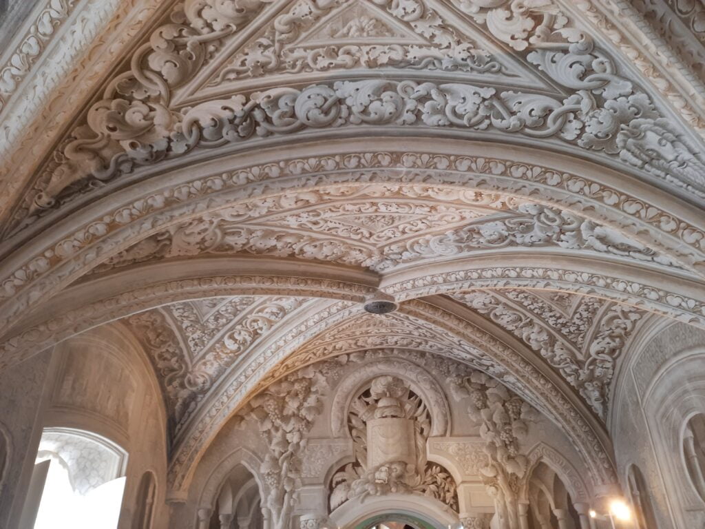 Sintra, i colori del Palacio de Pena - immagine 9