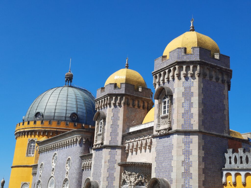 Sintra, i colori del Palacio de Pena - immagine 3